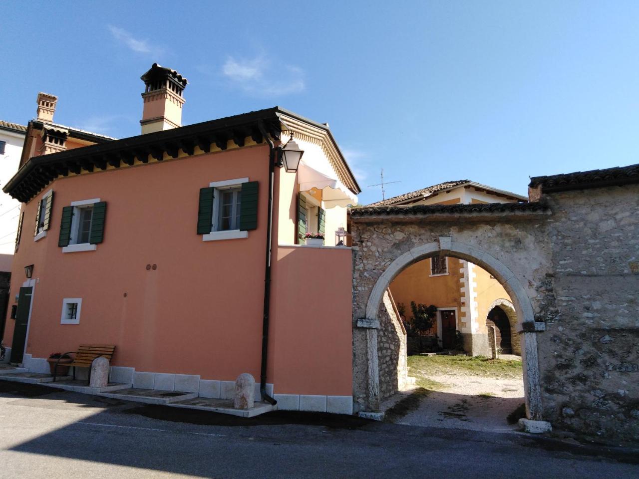 Apartmán Casa Del Capitello Caprino Veronese Exteriér fotografie